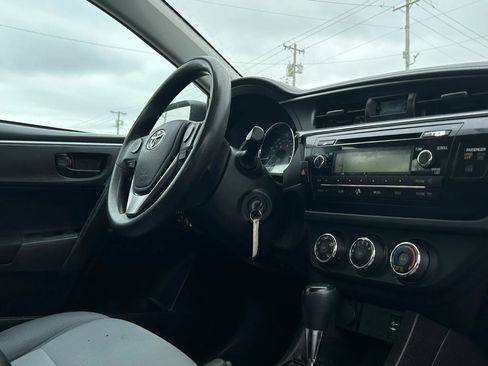Used 2015 Toyota Corolla L FWD image 25