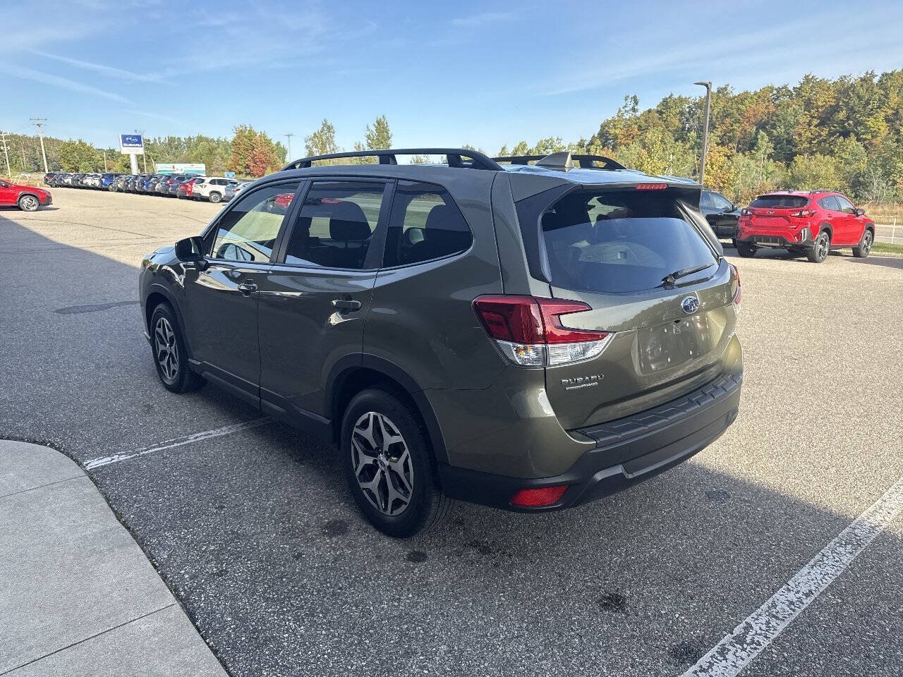 Used 2022 Subaru Forester Premium AWD/4WD image 6