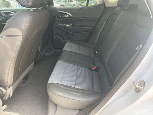 Used 2025 Chevrolet Trax LT w/ LT Convenience Package image 23