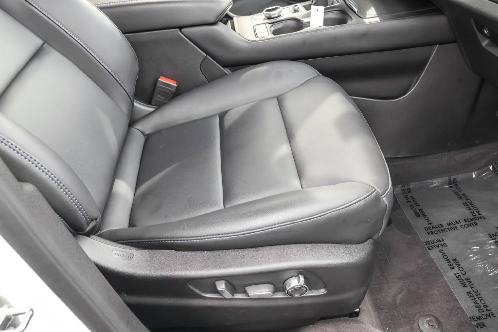 Used 2024 Cadillac XT4 Sport w/ Cold Weather Package AWD/4WD image 40