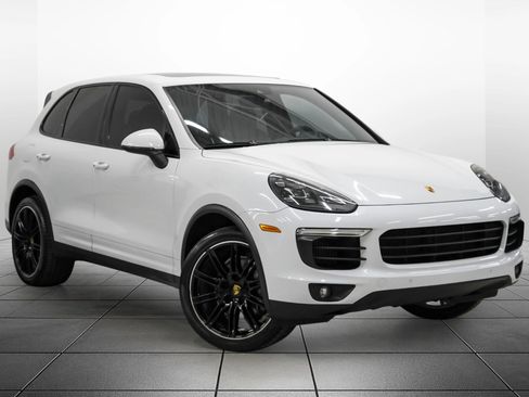 Used 2017 Porsche Cayenne S w/ Premium Plus Package image 7