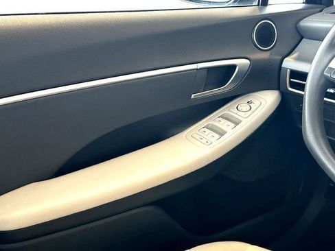 Used 2025 Hyundai Sonata SEL FWD image 26