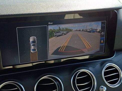 Used 2017 Mercedes-Benz E 300 4MATIC image 18