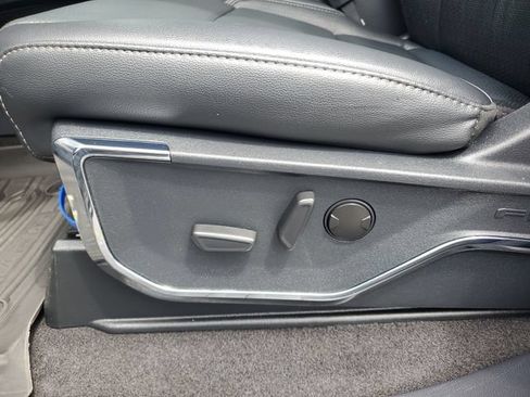 Used 2024 Ford F150 Lariat AWD/4WD image 10