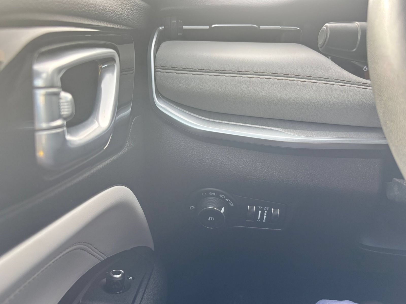 Used 2025 Jeep Compass Limited AWD/4WD image 32