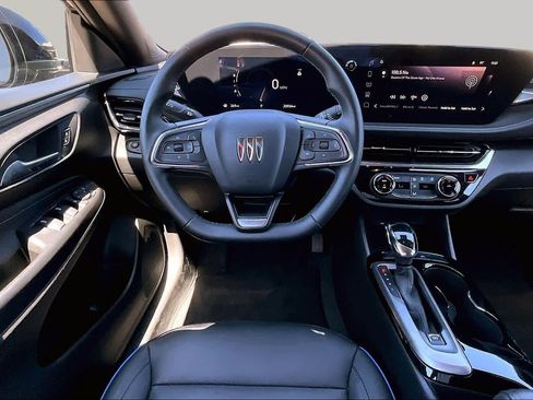 Used 2025 Buick Envista Sport Touring w/ Advanced Safety Package FWD image 6