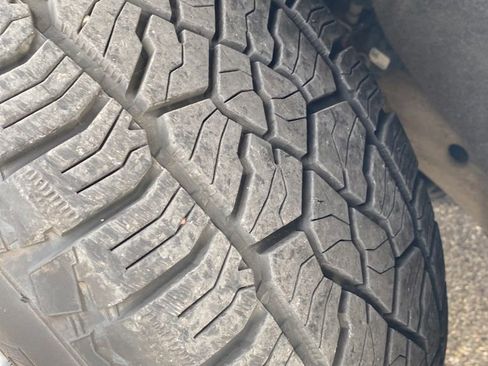 Used 2022 Chevrolet Silverado 1500 LT image 9