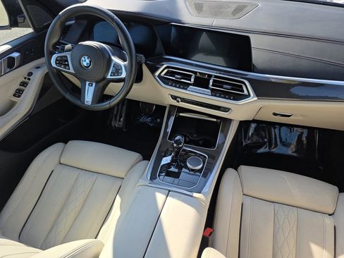 Used 2021 BMW X5 M50i image 26