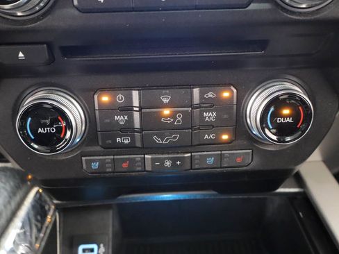 Used 2017 Ford F150 Lariat w/ Equipment Group 502A Luxury AWD/4WD image 11
