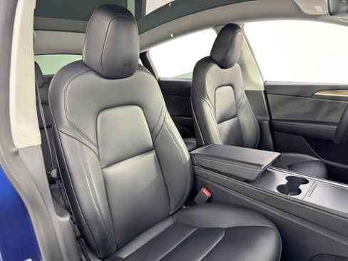 Used 2023 Tesla Model Y Long Range image 38