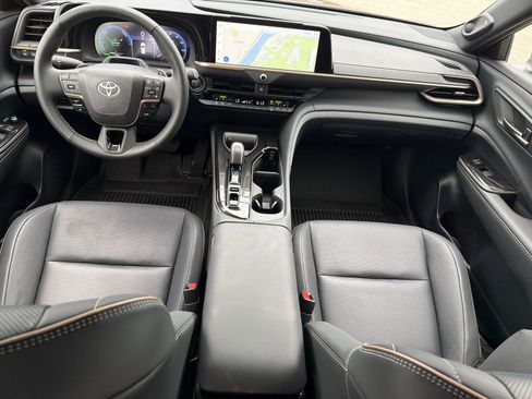 Used 2025 Toyota Crown Signia w/ Advanced Technology Package image 21