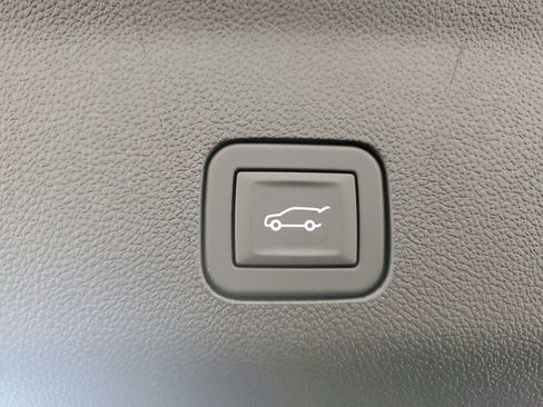 New 2026 Chevrolet Suburban Z71 w/ Comfort Package AWD/4WD image 35