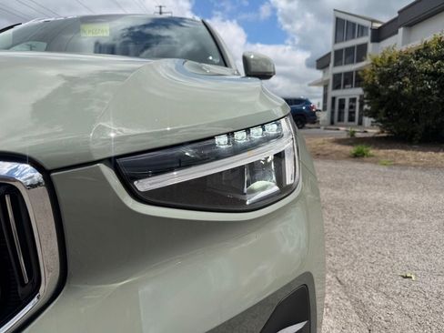 Certified 2023 Volvo XC40 B5 Plus w/ Protection Package Premier AWD/4WD image 6