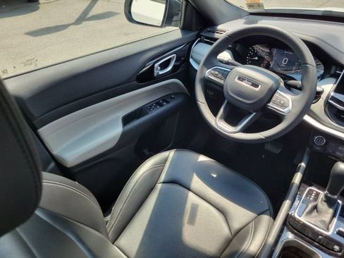 Used 2025 Jeep Compass Limited AWD/4WD image 14
