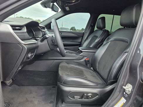 Used 2023 Jeep Grand Cherokee L Laredo RWD image 13