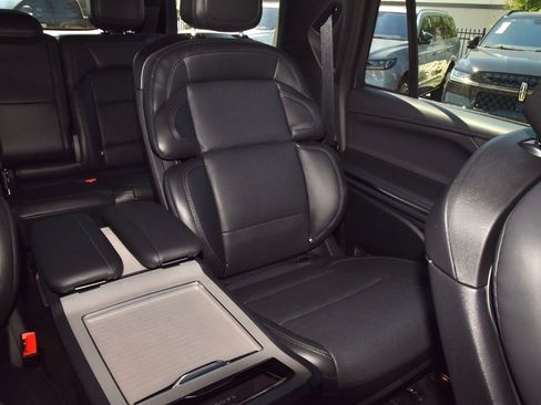 New 2025 Lincoln Navigator L Reserve w/ Jet Appearance Package image 23