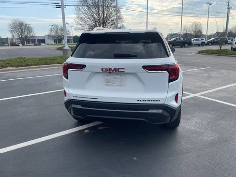 Used 2026 GMC Terrain Elevation w/ Elevation Premium Package image 4