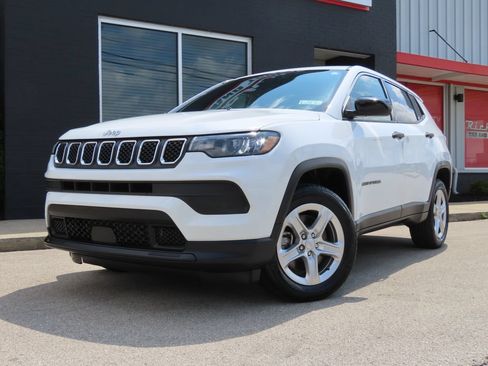 Used 2023 Jeep Compass Sport AWD/4WD image 8