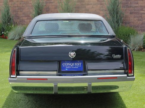 Used 1996 Cadillac Fleetwood Brougham RWD image 5