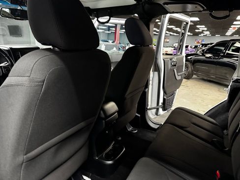 Used 2017 Jeep Wrangler Unlimited Sport w/ Quick Order Package 24S image 37
