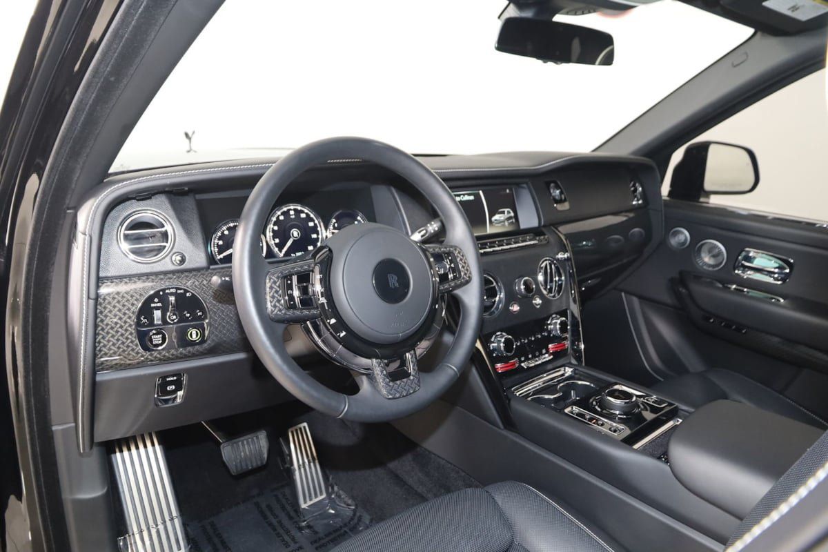 Used 2024 Rolls-Royce Cullinan Black Badge AWD/4WD image 46