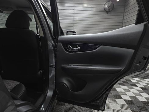 Used 2019 Nissan Rogue Sport SV w/ All-Weather Package AWD/4WD image 35