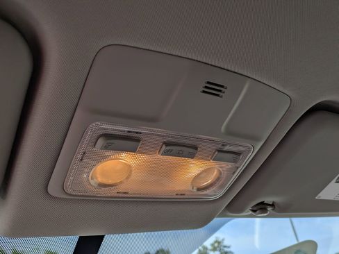 Used 2015 Toyota RAV4 LE image 26