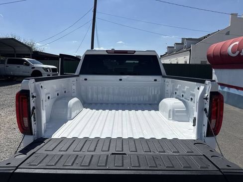 Used 2026 GMC Sierra 1500 SLT AWD/4WD image 23