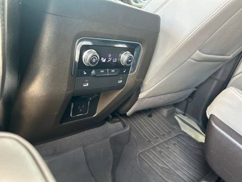 Used 2023 GMC Yukon SLT w/ SLT Premium Package RWD image 45