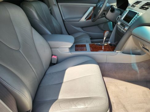 Used 2010 Toyota Camry XLE FWD image 14