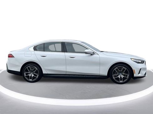 Used 2025 BMW i5 eDrive40i RWD image 31