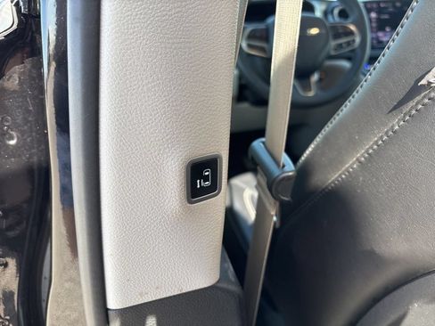 Used 2024 Chrysler Pacifica Touring-L FWD image 30