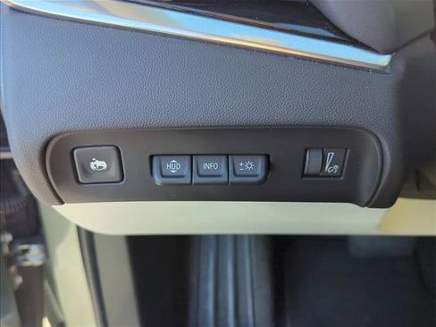 Used 2022 Buick Enclave Avenir w/ Avenir Technology Package AWD/4WD image 12