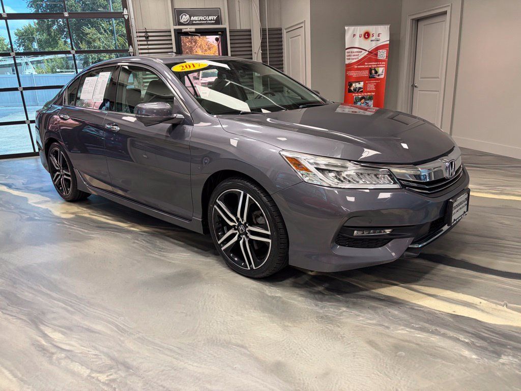 Used 2017 Honda Accord Touring image 1