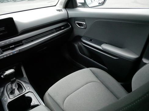 Used 2025 Kia K4 FWD image 11