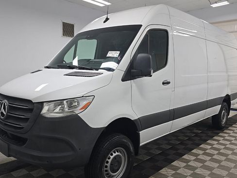 Used 2024 Mercedes-Benz Sprinter 2500 image 1