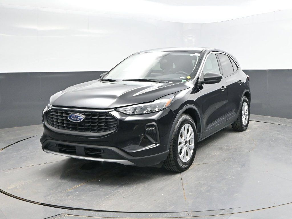 Used 2024 Ford Escape Active FWD image 3