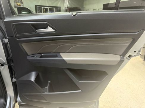 Used 2021 Volkswagen Atlas SE image 36