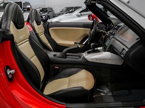 Used 2009 Saturn Sky Red Line RWD image 30