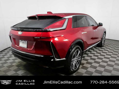 New 2026 Cadillac Lyriq Luxury RWD image 3