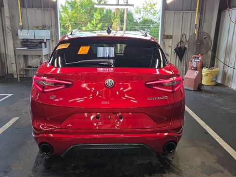 Used 2023 Alfa Romeo Stelvio Veloce AWD/4WD image 6