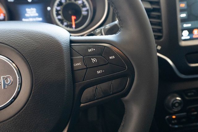 Used 2022 Jeep Cherokee Trailhawk AWD/4WD image 25