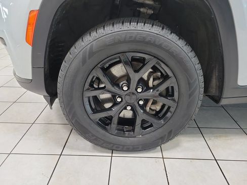 Certified 2024 Jeep Grand Cherokee L Laredo AWD/4WD image 48