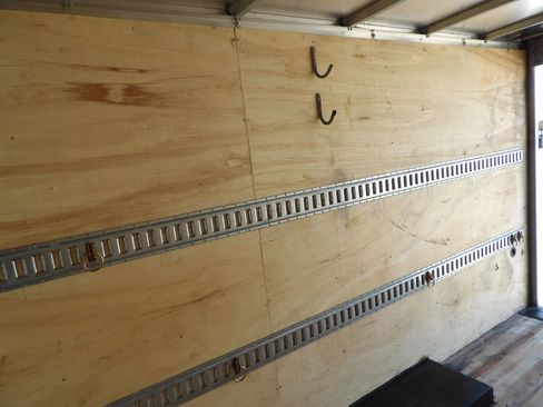 Used 2018 Chevrolet Express 3500 w/ Driver Convenience Package image 39