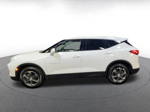 Used 2025 Chevrolet Blazer LT image 9