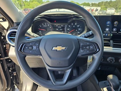 Used 2026 Chevrolet Trax LS FWD image 41