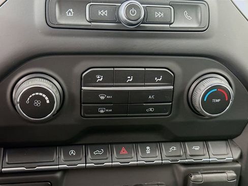 Used 2021 Chevrolet Silverado 1500 Custom image 15