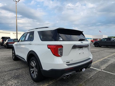 Used 2020 Ford Explorer Platinum w/ Premium Technology Package AWD/4WD image 3
