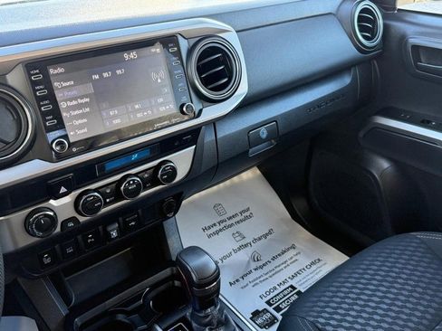 Used 2022 Toyota Tacoma SR5 w/ Trail Edition image 27
