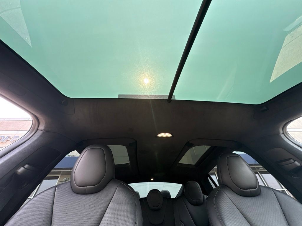 Used 2022 Tesla Model X AWD/4WD image 29